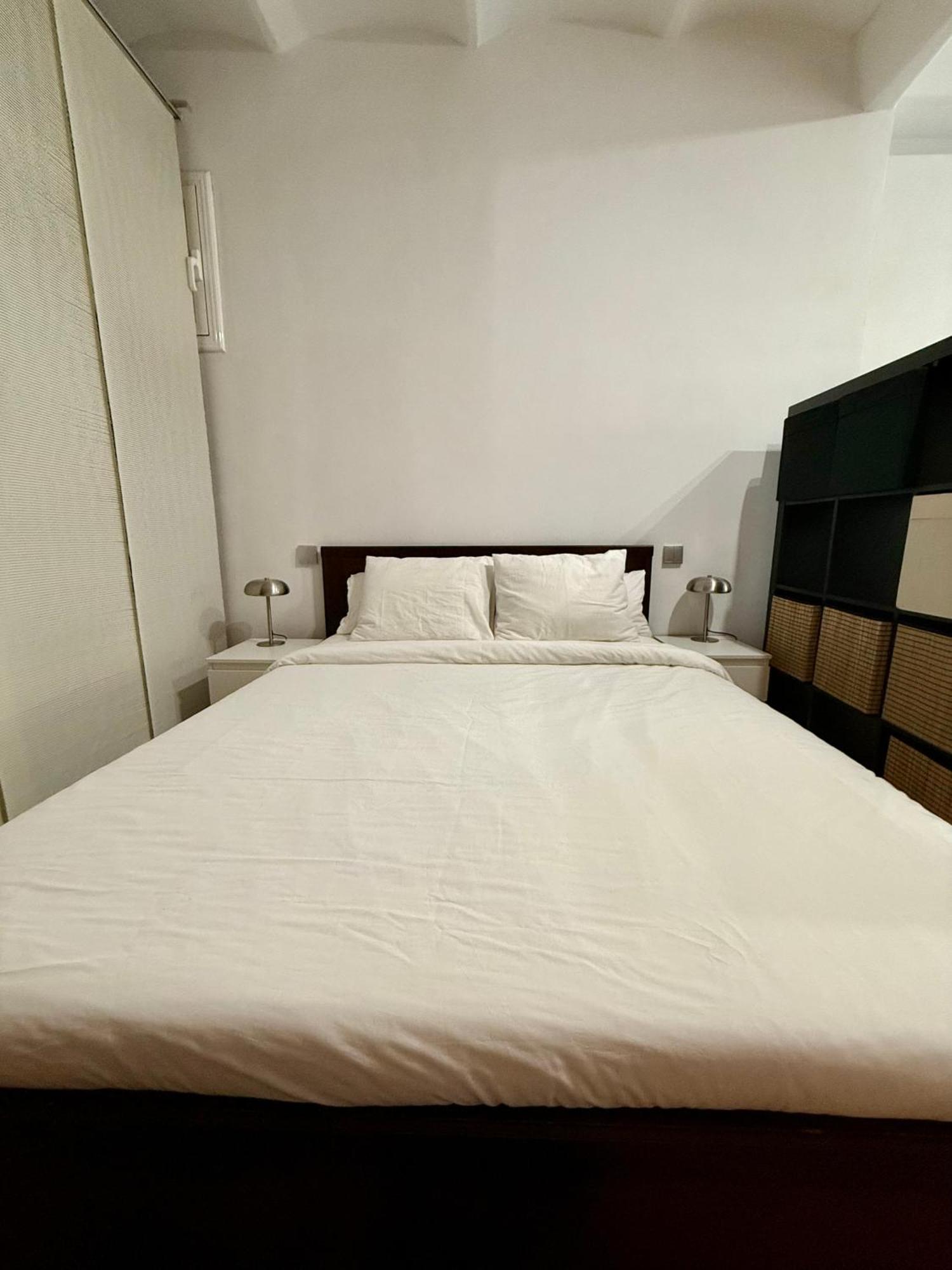 Newly Renovated Stylish Eixample - Great Location Barcelona Exteriör bild