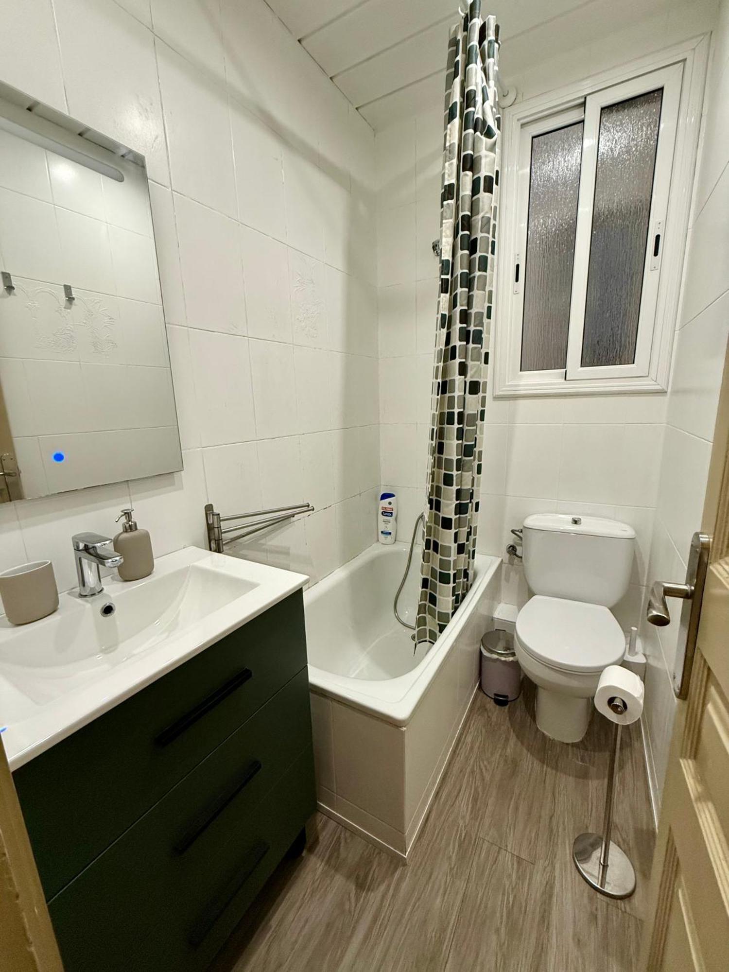 Newly Renovated Stylish Eixample - Great Location Barcelona Exteriör bild