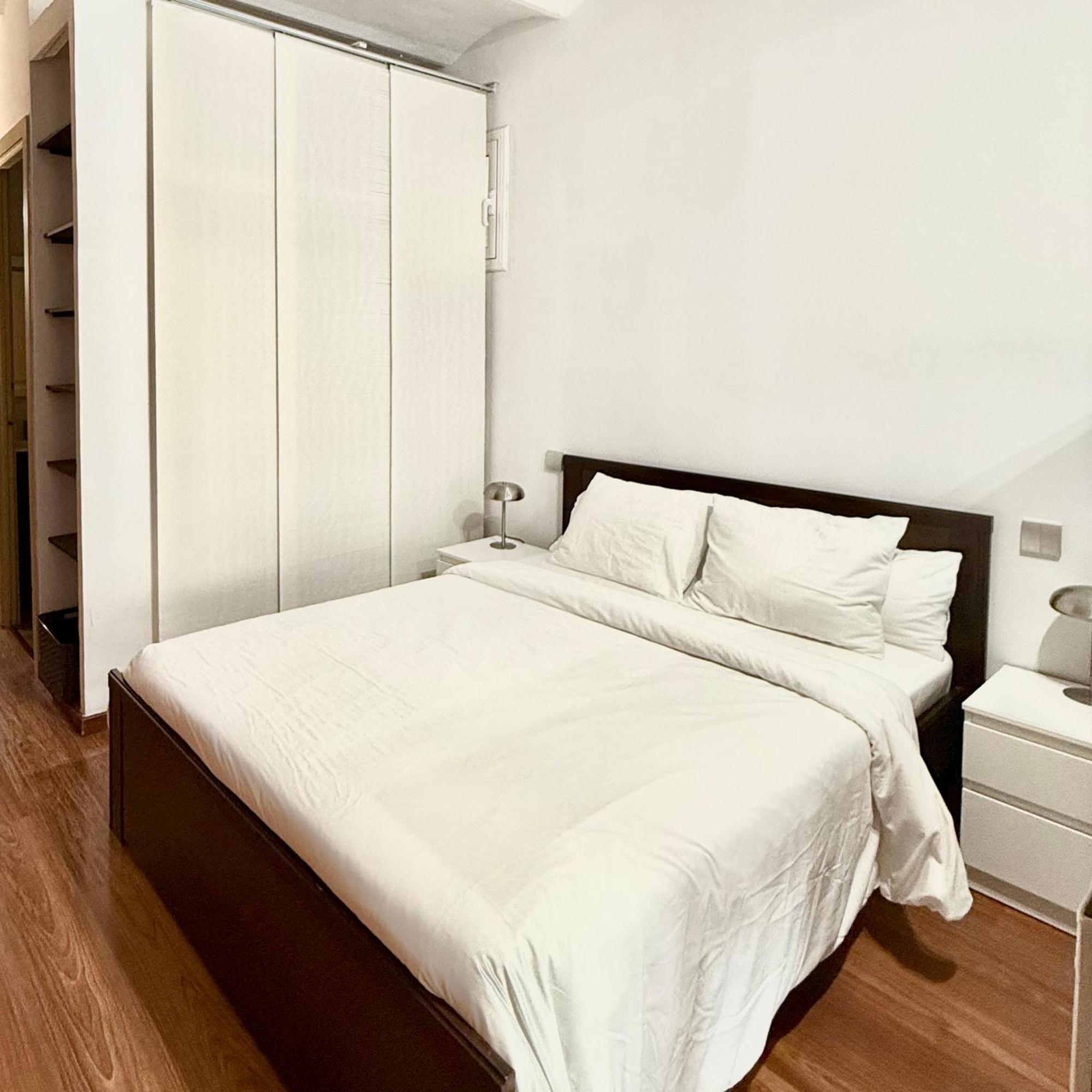 Newly Renovated Stylish Eixample - Great Location Barcelona Exteriör bild
