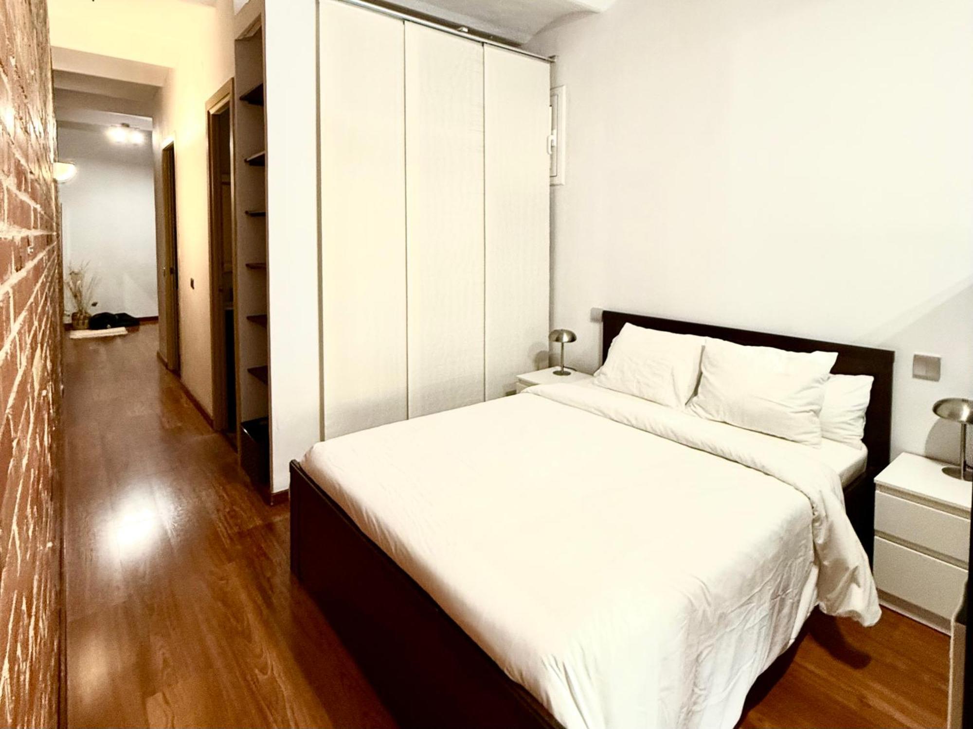 Newly Renovated Stylish Eixample - Great Location Barcelona Exteriör bild